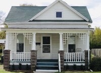 Building Photo - 735 E College Ave