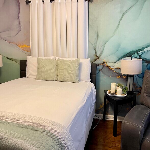 Get cozy and feel relaxed and welcomed in this serene and inviting space. - 2171 Weatherstone Cir SE