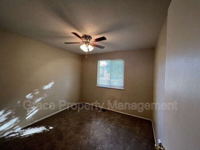 Building Photo - 11565 Monroe St
