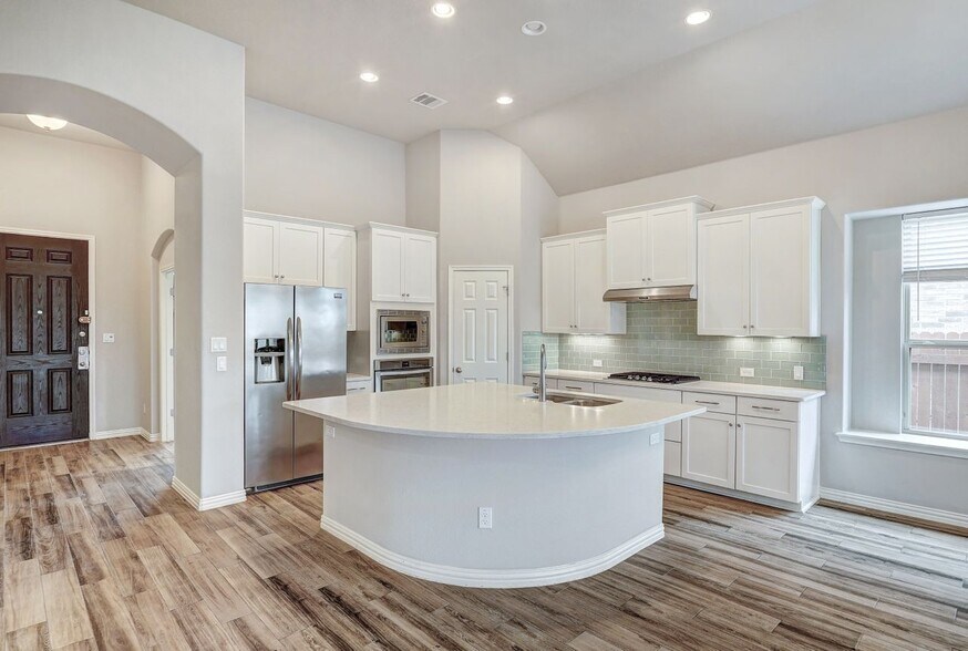 Building Photo - 213 Mindy Way