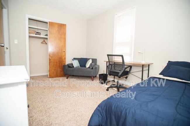 Building Photo - 1355-1357-1357 Dennison Ave