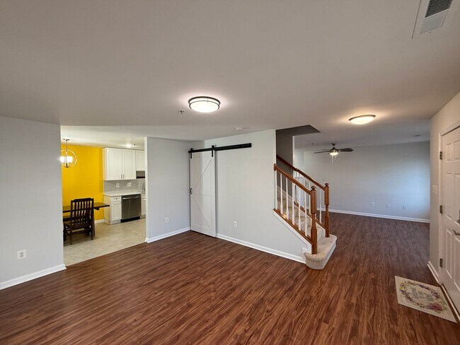 Building Photo - Spacious 2-Level Condominium