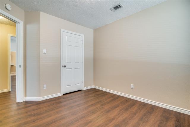 Building Photo - 1802 Elm Creek Dr