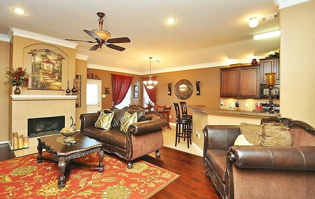 Building Photo - 6454 Applewood Forest Dr