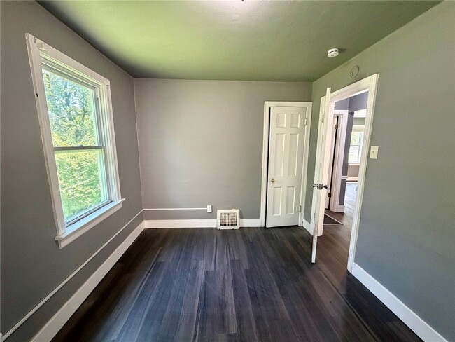 Building Photo - 7121 Lamont Dr