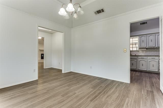 Building Photo - 3840 Silverstone Dr