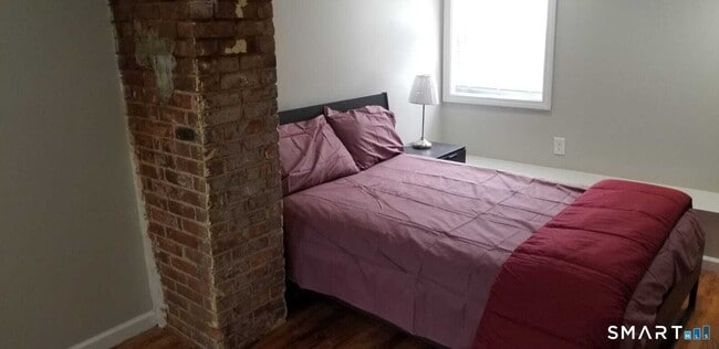 Building Photo - 531 East St