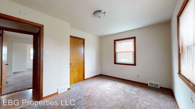 Building Photo - 2 br, 1 bath House - 3377 W Prospect Ave