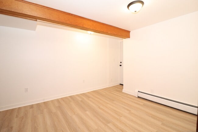 Building Photo - 235 Thompson St