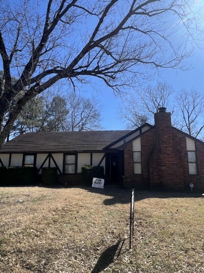 Building Photo - Charming 3-Bedroom Home in Memphis - Fresh...