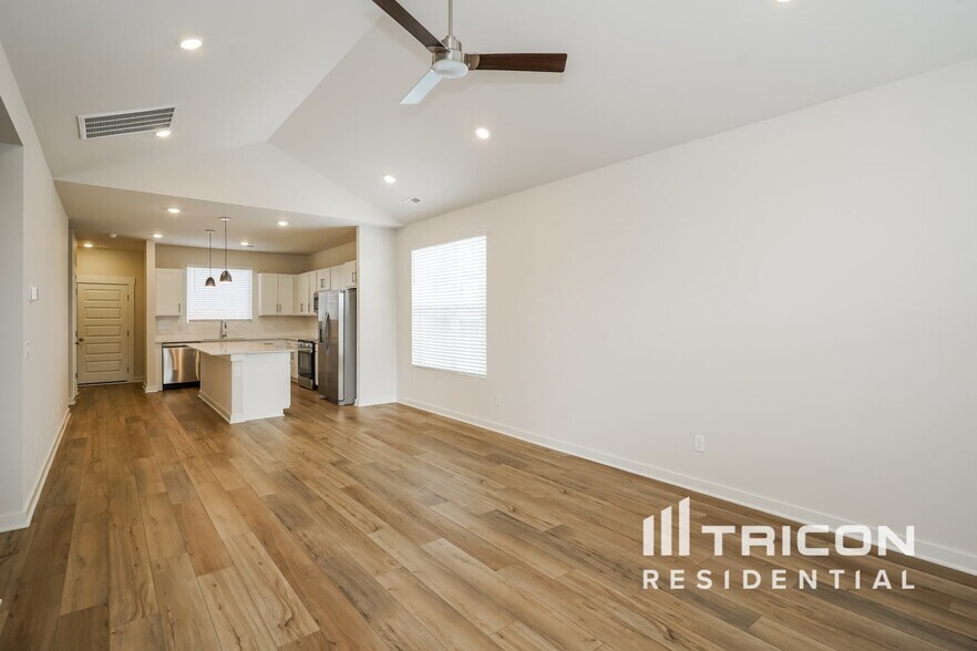 Building Photo - 6405 Lake Run Ct