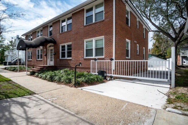Building Photo - 1848 Naldo Ave