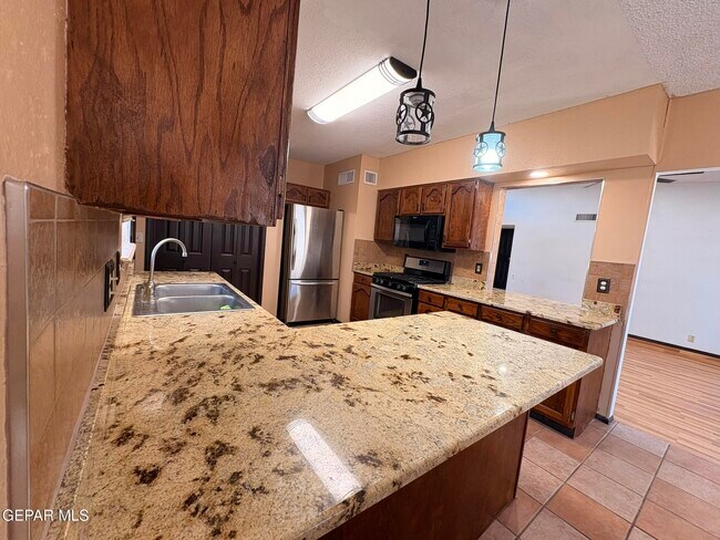 Building Photo - 7148 Villa Hermosa Dr