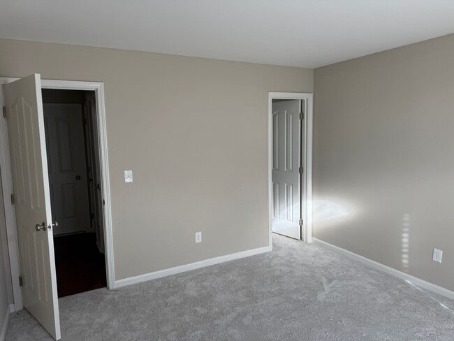 Building Photo - Beautifully Renovated Home in Trussville City Schools – Fireplace & 2-Car Garage