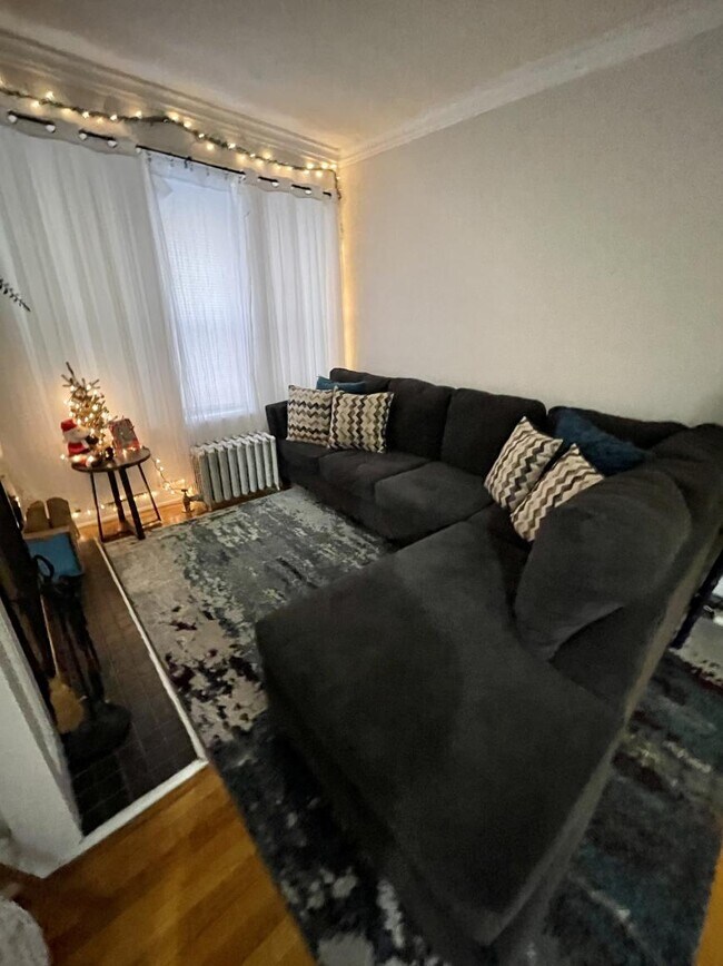 Primary Photo - 1 bedroom in Chicago IL 60657