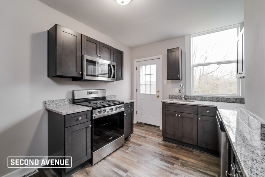 Building Photo - 25 Dunlap St