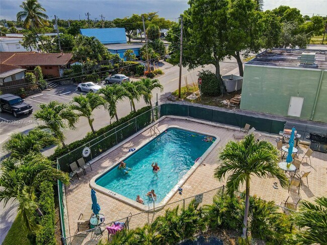 Building Photo - 4501 NE 21st Ave