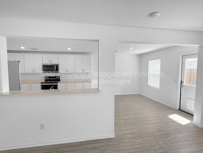 Building Photo - 846 Breakwater Dr