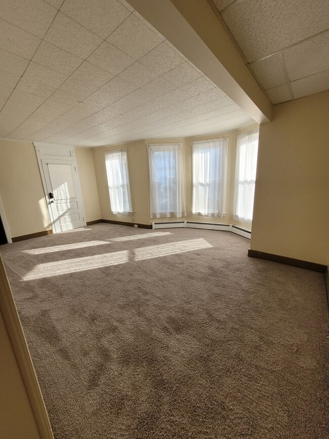 Building Photo - 52-54 East Chestnut Street