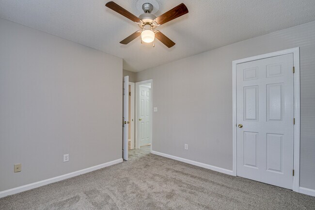 Building Photo - 4028 Calypso Dr