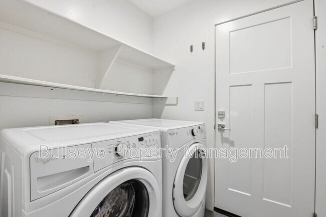 Building Photo - 5029 S 11th Pl