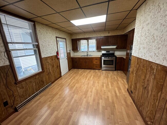 Kitchen - 217 S 7th St