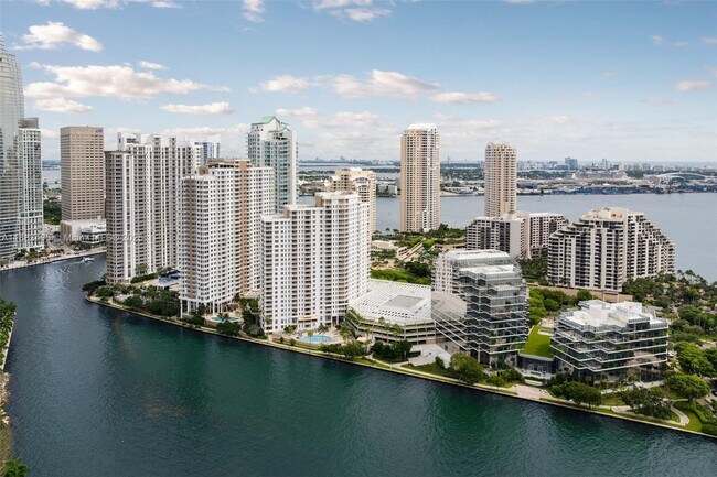 Building Photo - 801 Brickell Key Blvd