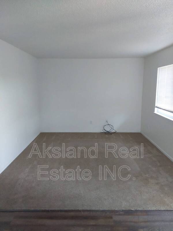 Building Photo - 4707 Elm St
