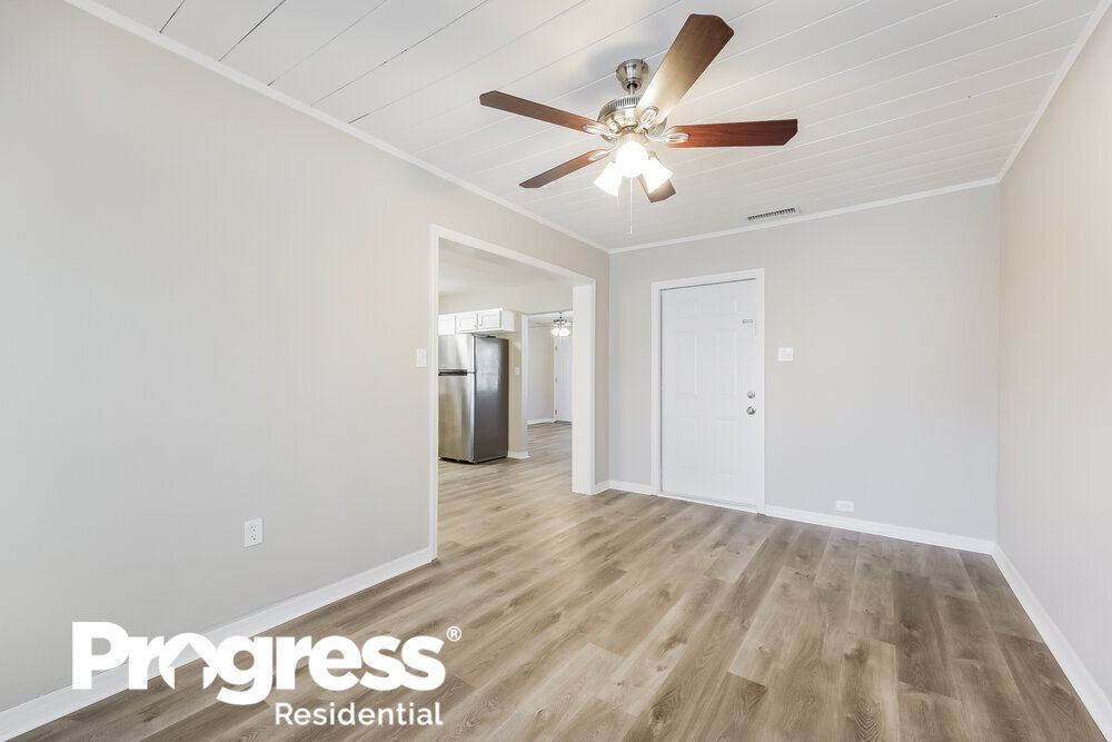 Building Photo - 5 Victoria Dr