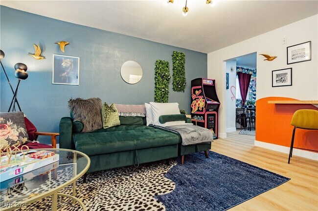 Primary Photo - 1414 S 3rd St