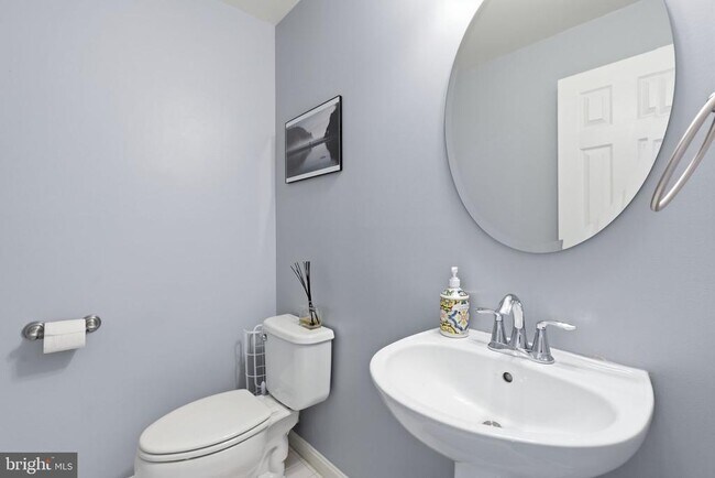 Building Photo - 20746 Shoreline Terrace