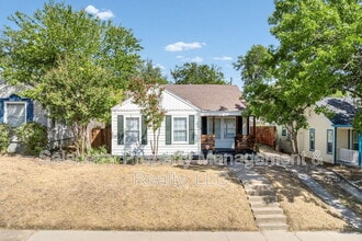 Building Photo - 3824 Collinwood Ave