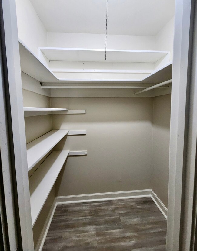 Building Photo - 5055 Inniswold Rd