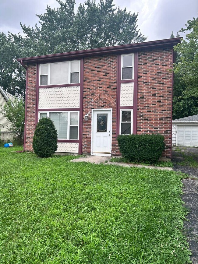 Building Photo - Now Available – Charming 3-Bedroom Home fo...