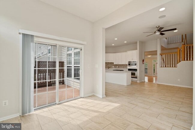 Building Photo - 43139 Royal Fern Terrace
