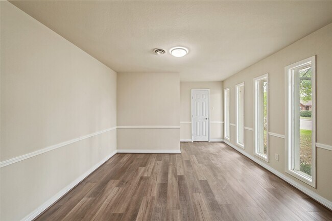 Building Photo - 8302 Braeburn Valley Dr