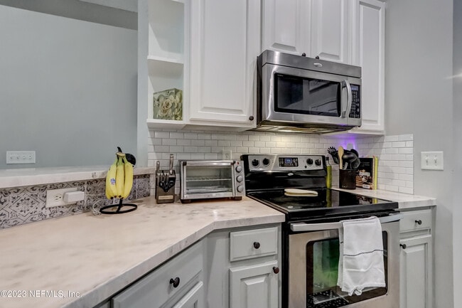 Building Photo - 12004 W Liberty Lake Dr