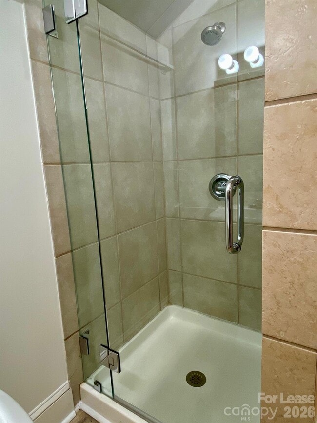 Building Photo - 1417 Cortland Rd W