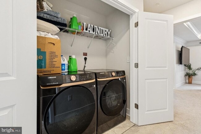 Building Photo - 10939 Drummond Pl