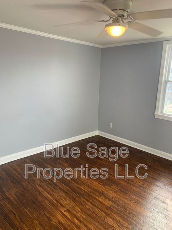 Building Photo - 2203 Bond Ave