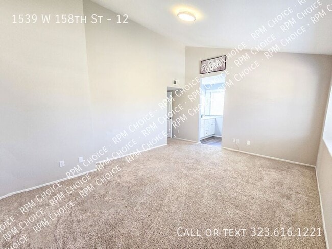 Building Photo - 1539 W 158th St