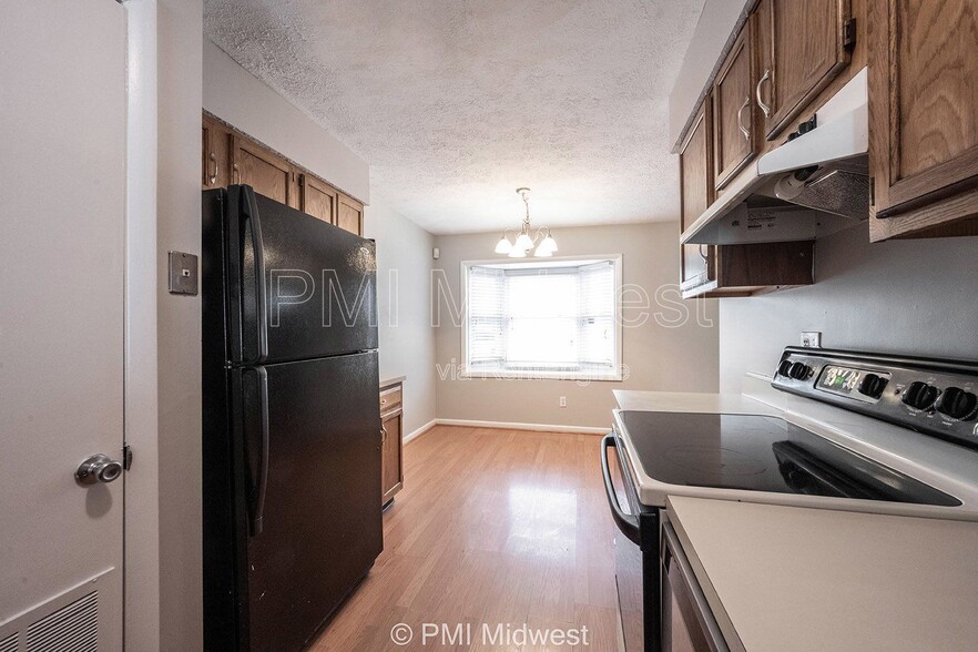 Building Photo - 5611 N Rural St