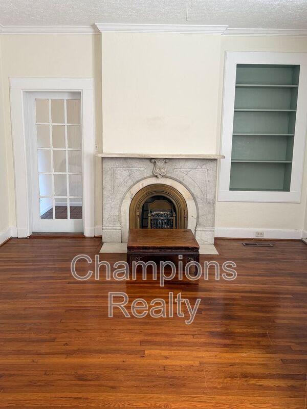 Building Photo - 1721 St Elmo Dr