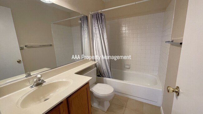 Building Photo - Brentwood Beautiful 3 bedroom 2 bath home!...