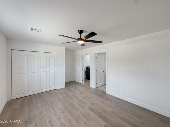 Building Photo - 1015 E Concorda Dr