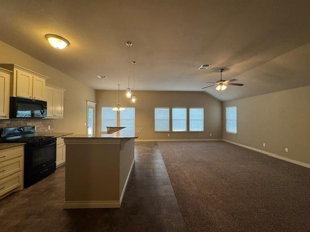 Building Photo - 2124 SW 140th St