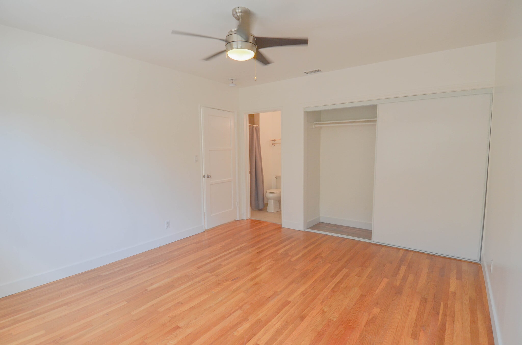 Building Photo - 3246 Barham Blvd