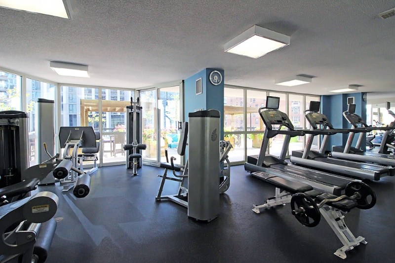 Building Photo - 904 N State St