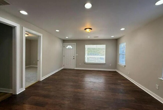 Building Photo - 221 Sheppard Pl