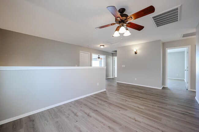 Building Photo - COMING SOON!! Beautiful 4Bed/2.5 bath In San Tan Valley